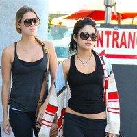 Vanessa Hudgens goes shopping for groceries at Trader Joe | Picture 88433